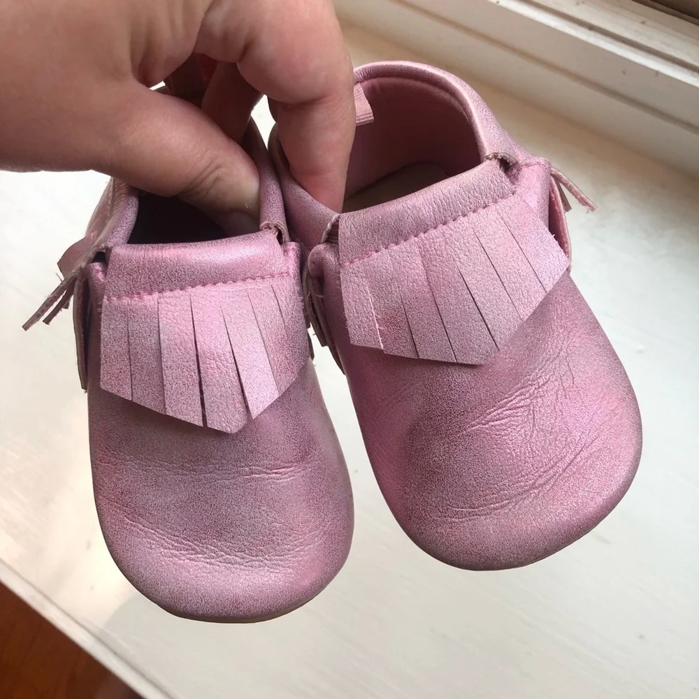 Old Navy Shiny Faux-Leather Moccasin Booties 18-24 months